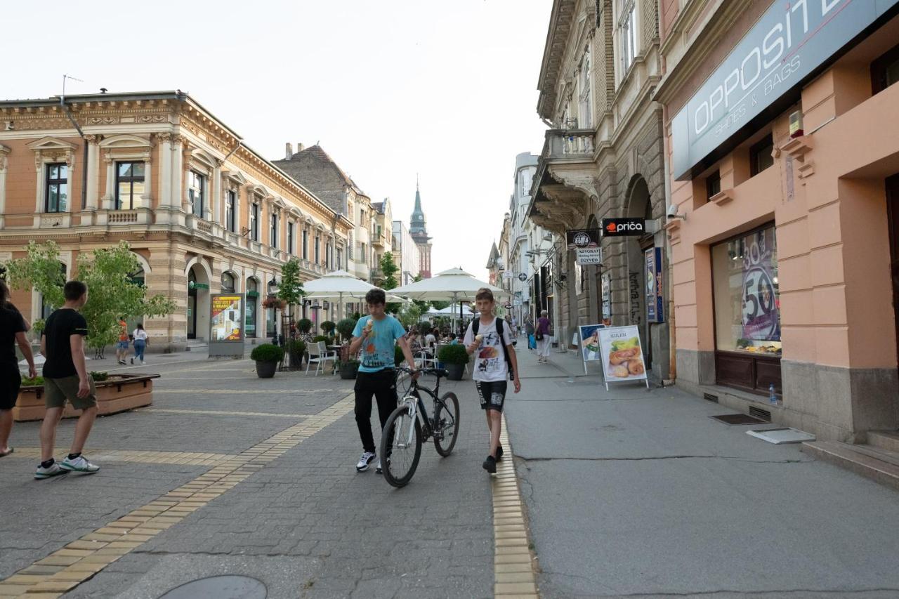 Downtown Lux Apartments, Суботиця Екстер'єр фото